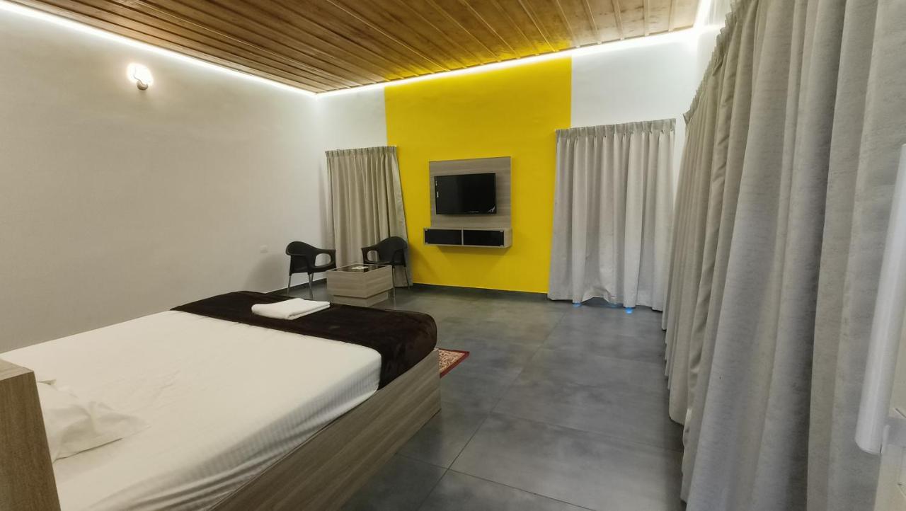 Happy Holidays Resort Kanthalloor Luaran gambar